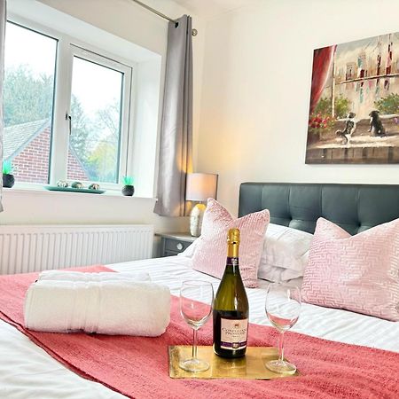 Walnut Flats-F5, Stylish 1-Bedroom - Parking, Netflix, Wifi - Close To Oxford, Bicester & Blenheim Palace Kidlington Eksteriør bilde
