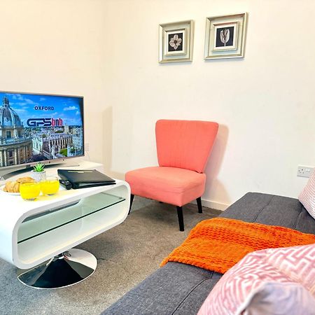 Walnut Flats-F5, Stylish 1-Bedroom - Parking, Netflix, Wifi - Close To Oxford, Bicester & Blenheim Palace Kidlington Eksteriør bilde