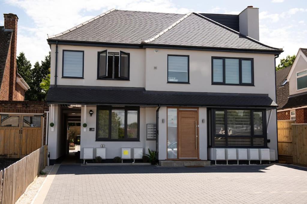 Walnut Flats-F5, Stylish 1-Bedroom - Parking, Netflix, Wifi - Close To Oxford, Bicester & Blenheim Palace Kidlington Eksteriør bilde