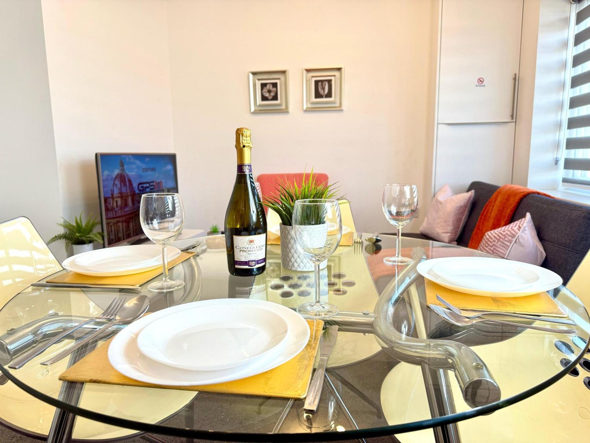Walnut Flats-F5, Stylish 1-Bedroom - Parking, Netflix, Wifi - Close To Oxford, Bicester & Blenheim Palace Kidlington Eksteriør bilde