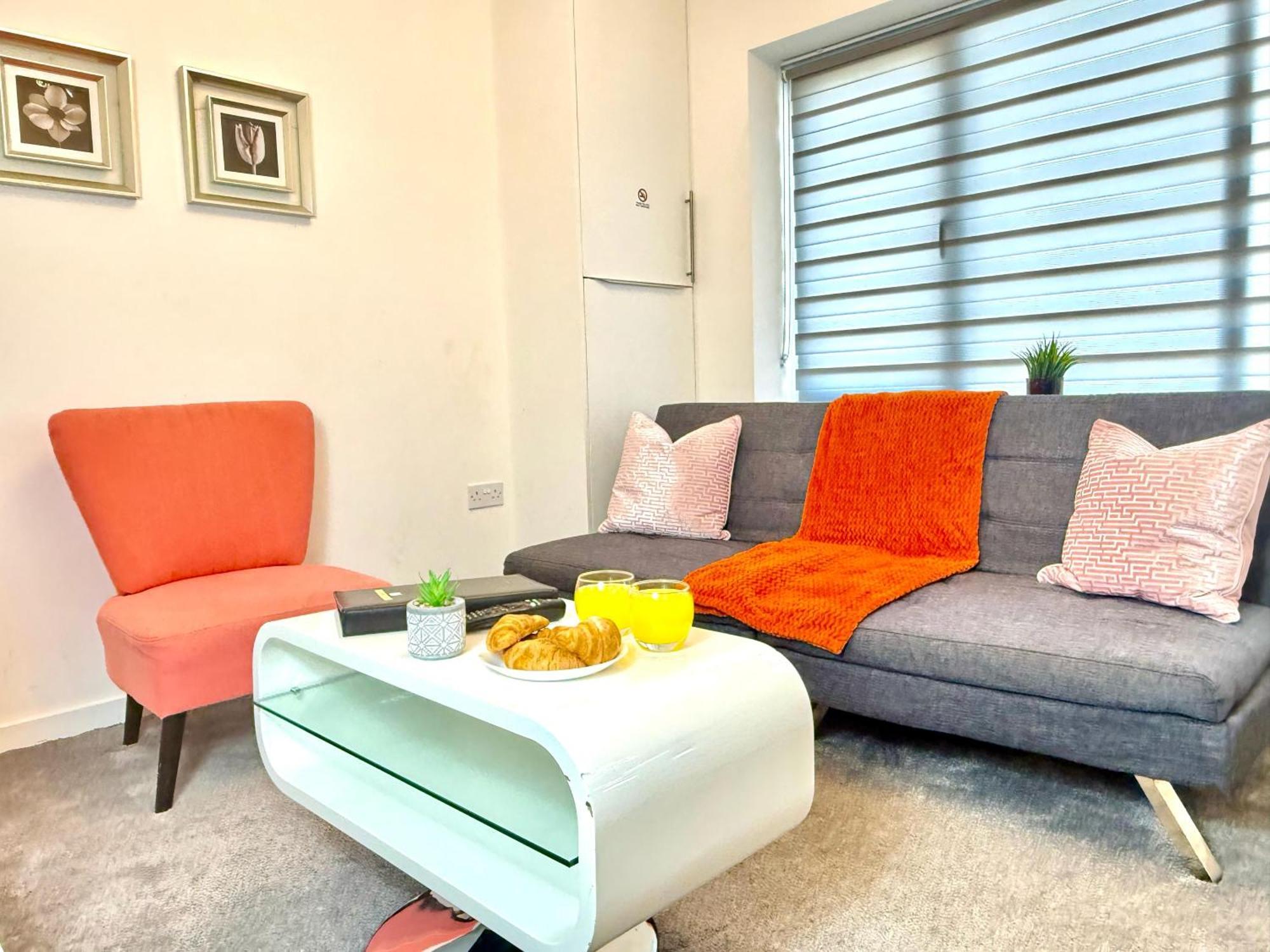 Walnut Flats-F5, Stylish 1-Bedroom - Parking, Netflix, Wifi - Close To Oxford, Bicester & Blenheim Palace Kidlington Eksteriør bilde