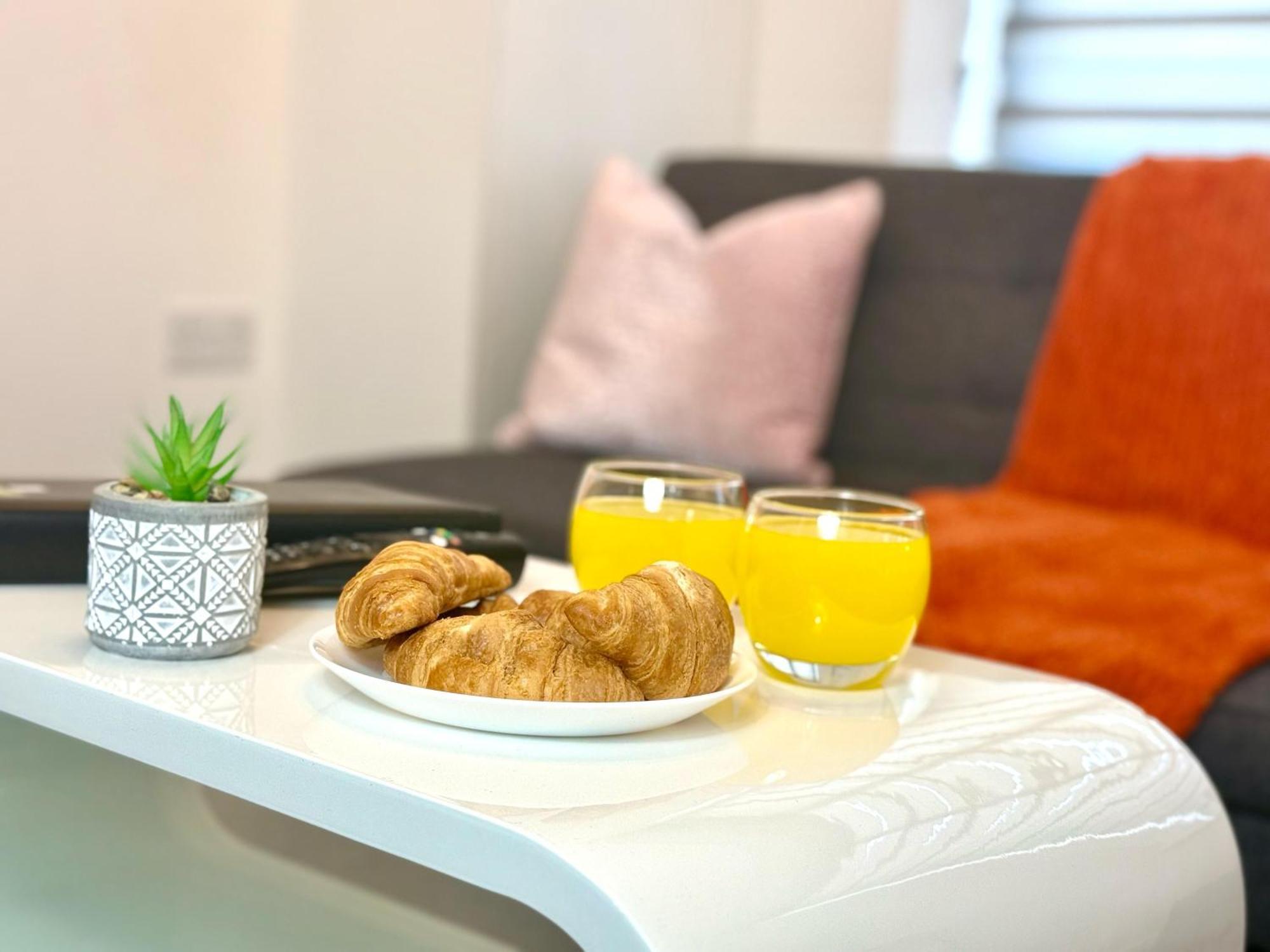 Walnut Flats-F5, Stylish 1-Bedroom - Parking, Netflix, Wifi - Close To Oxford, Bicester & Blenheim Palace Kidlington Eksteriør bilde